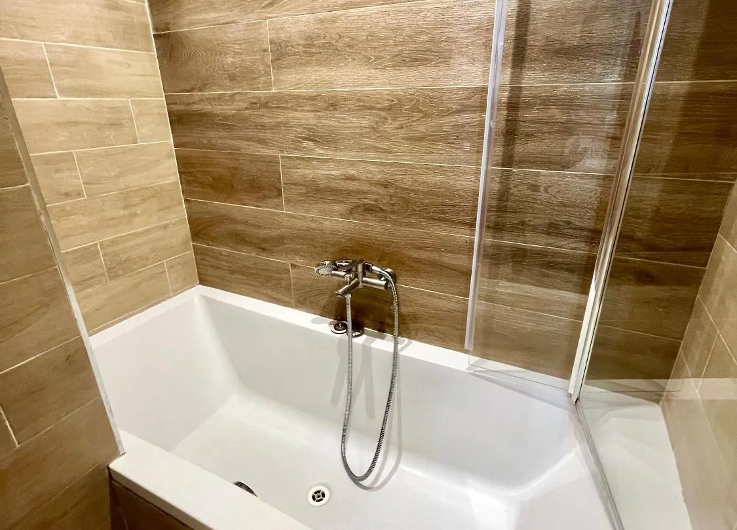Apartmán 3-Pieces Flat With Private Garden & Bbq Beausoleil 0*,